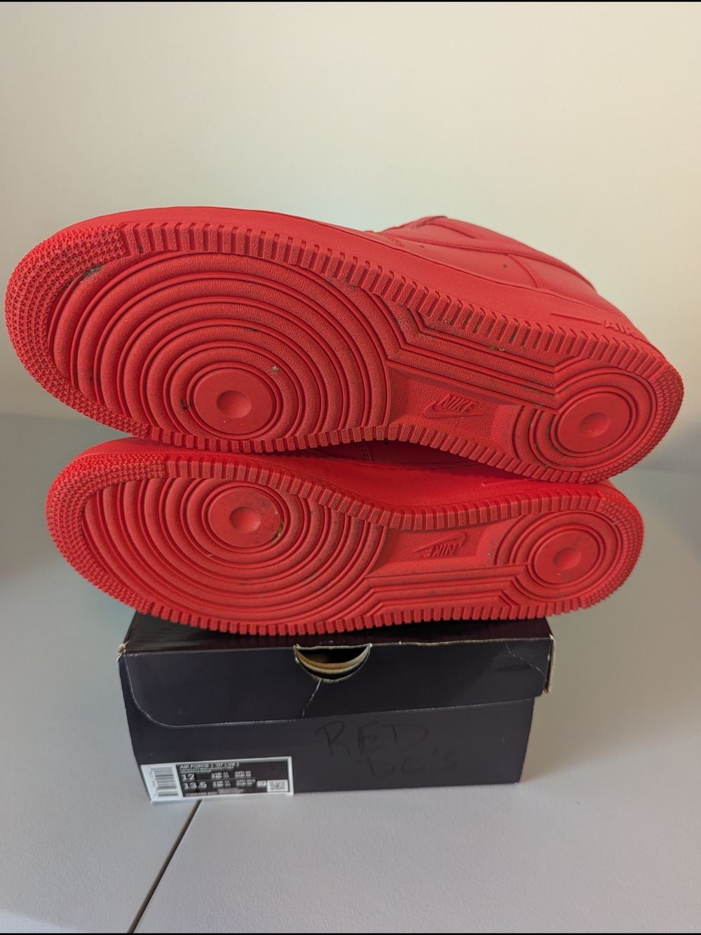 Nike Low-Top Sneakers in Vibrant Red - Picture 4 of 4